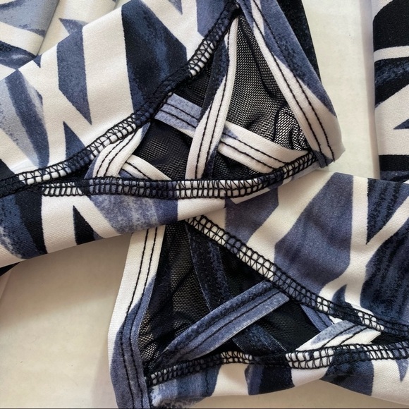 Athletic Collection | Yoga Leggings Sz M - Picture 4 of 7